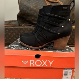 Roxy Mackay Heeled Boots